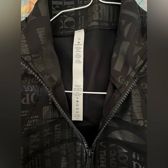 🍒LULULEMON *SPARK FOIL MANIFESTO sz 10 DEFINE Jacket LTD EDITION BLACK LUXTREME - Picture 7 of 10